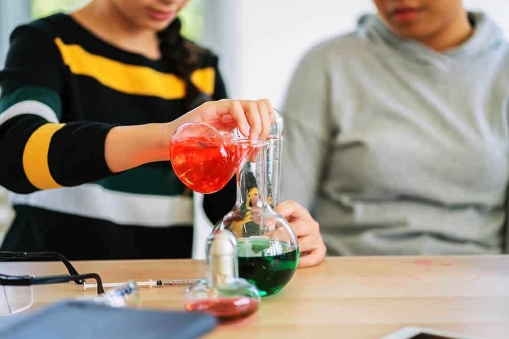 Discover the Fascinating World of Chemistry: Why Understanding It is Crucial for Your Future!